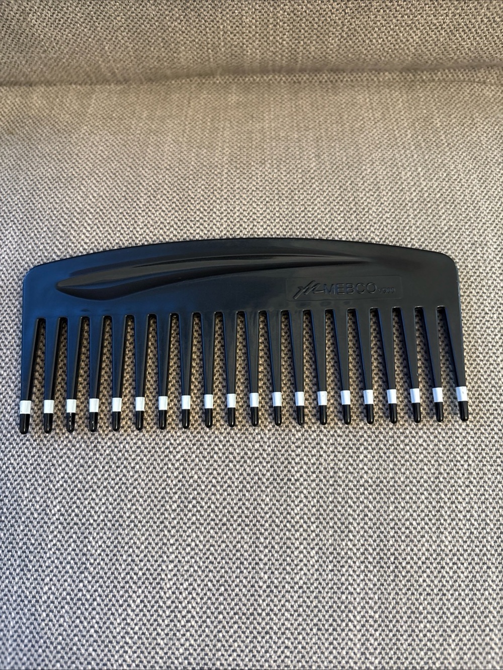 Vintage Mebco V300 Hair Comb Twice Dipped Wide Tooth 80-90’s Black & White NEW